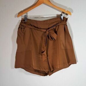 Dizzy Lizzy Women’s Shorts Size XL Camel Paperbag Waist Belt Side Pockets